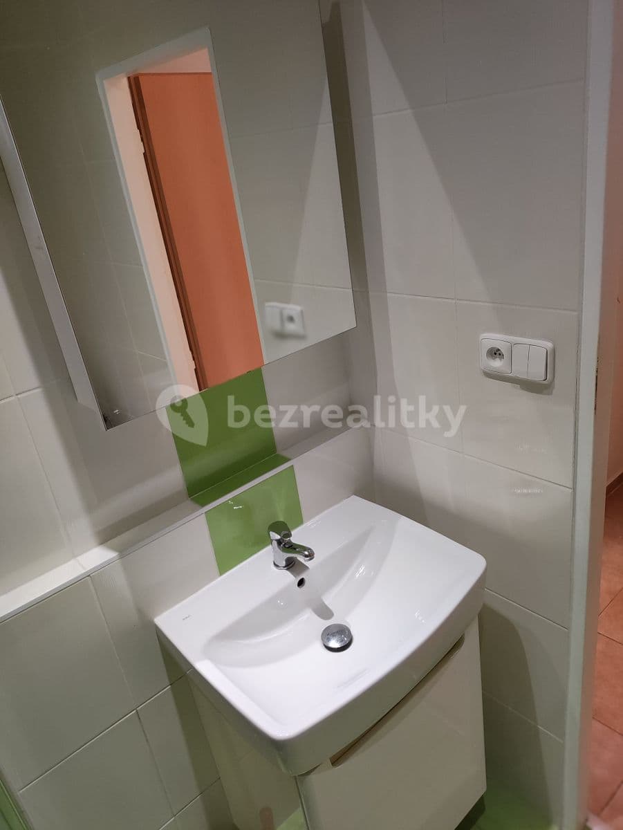 Prenájom bytu 2-izbový 45 m², Ohradní, Praha, Praha Prenájom bytu 2-izbový 45 m², Ohradní, Praha, Praha