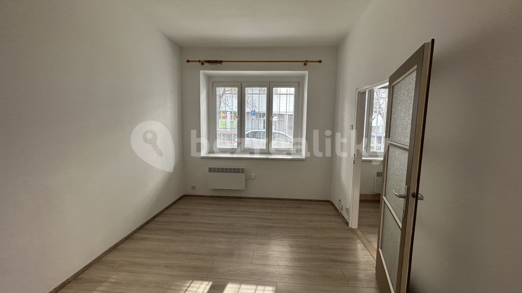 Prenájom bytu Garsoniéra 28 m², Ostrovského, Praha, Praha Prenájom bytu Garsoniéra 28 m², Ostrovského, Praha, Praha