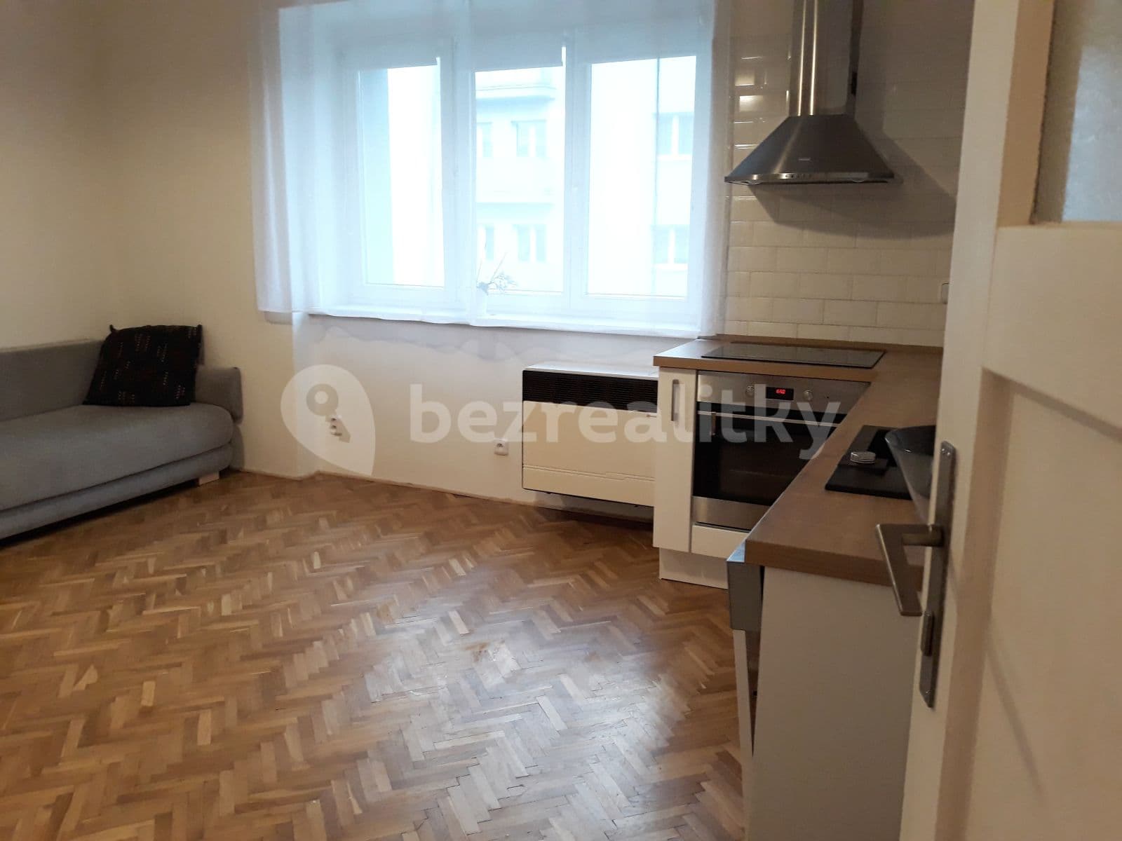 Prenájom bytu 2-izbový 39 m², Nad Kajetánkou, Praha, Praha Prenájom bytu 2-izbový 39 m², Nad Kajetánkou, Praha, Praha
