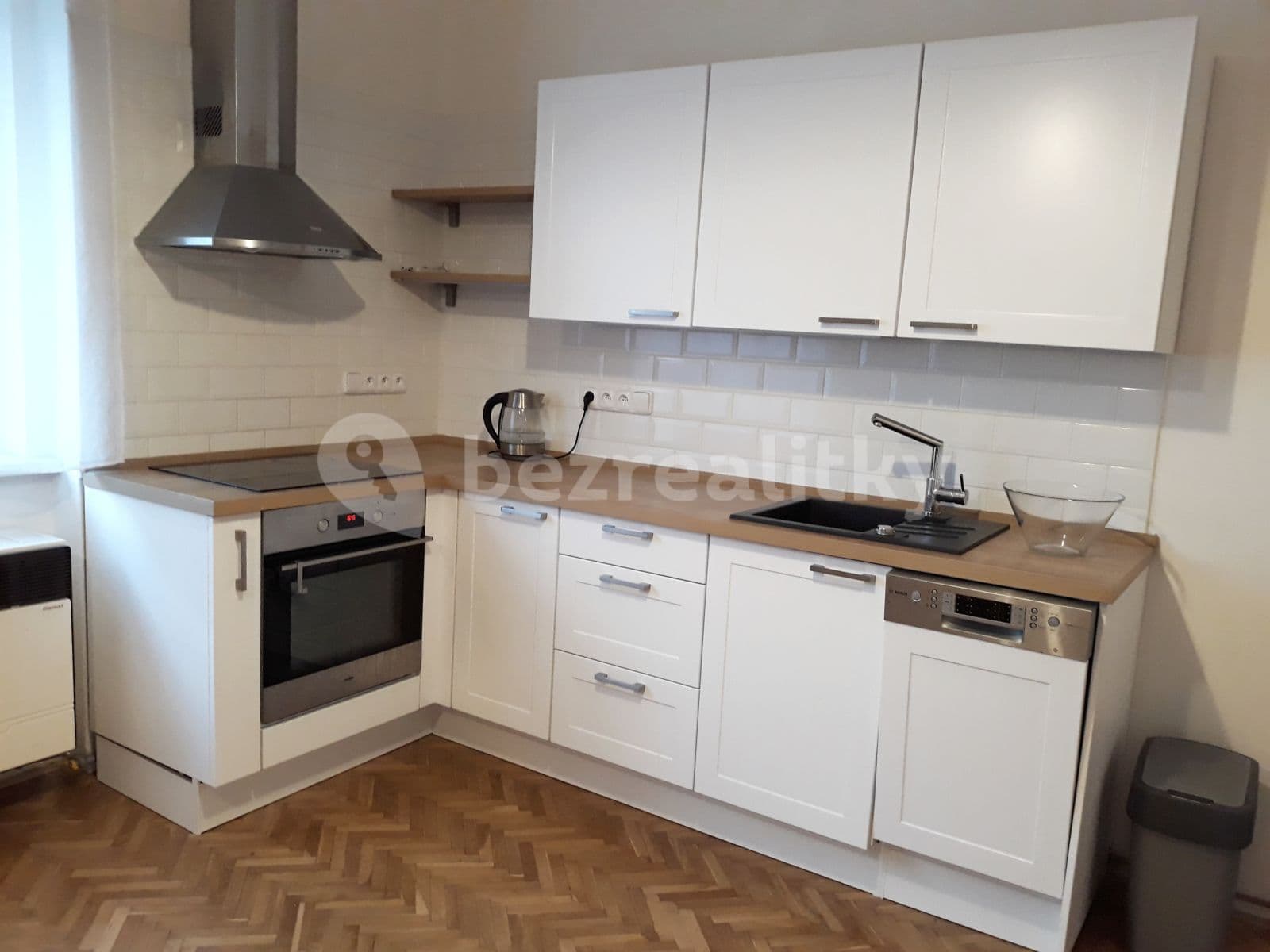 Prenájom bytu 2-izbový 39 m², Nad Kajetánkou, Praha, Praha Prenájom bytu 2-izbový 39 m², Nad Kajetánkou, Praha, Praha