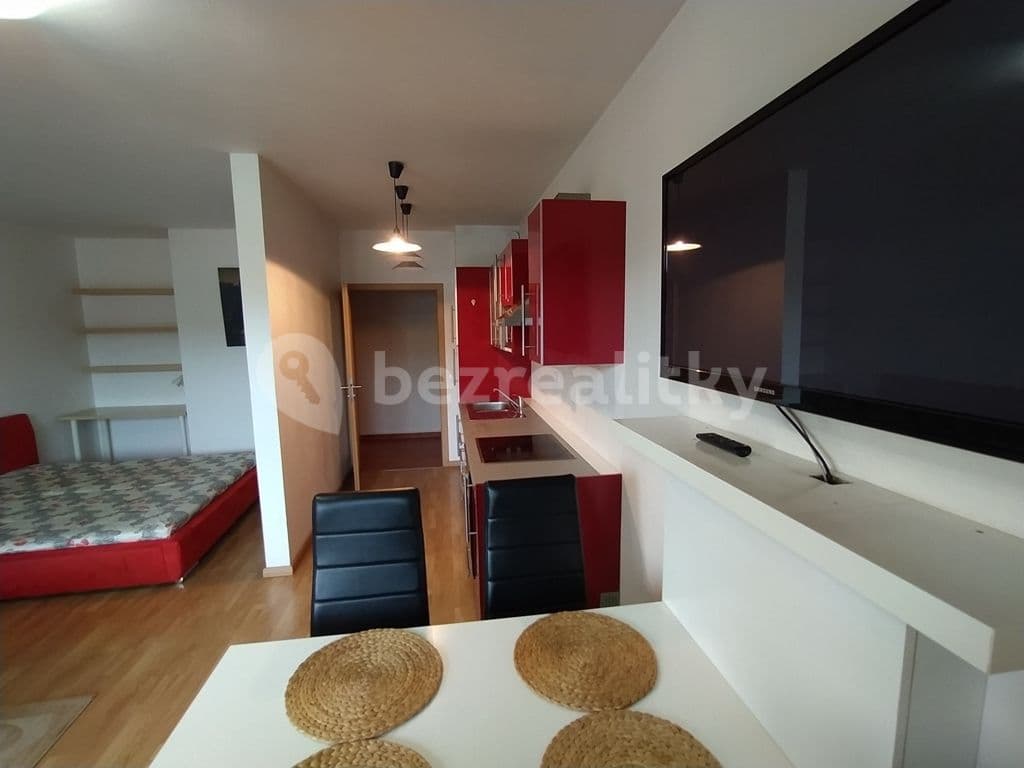 Prenájom bytu 1-izbový 45 m², Plzeňská, Praha, Praha Prenájom bytu 1-izbový 45 m², Plzeňská, Praha, Praha