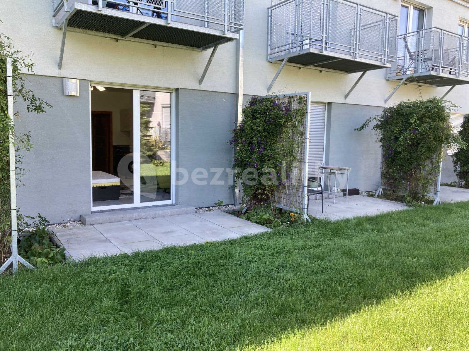 Prenájom bytu 1-izbový 36 m², Lačnovská, Praha, Praha Prenájom bytu 1-izbový 36 m², Lačnovská, Praha, Praha