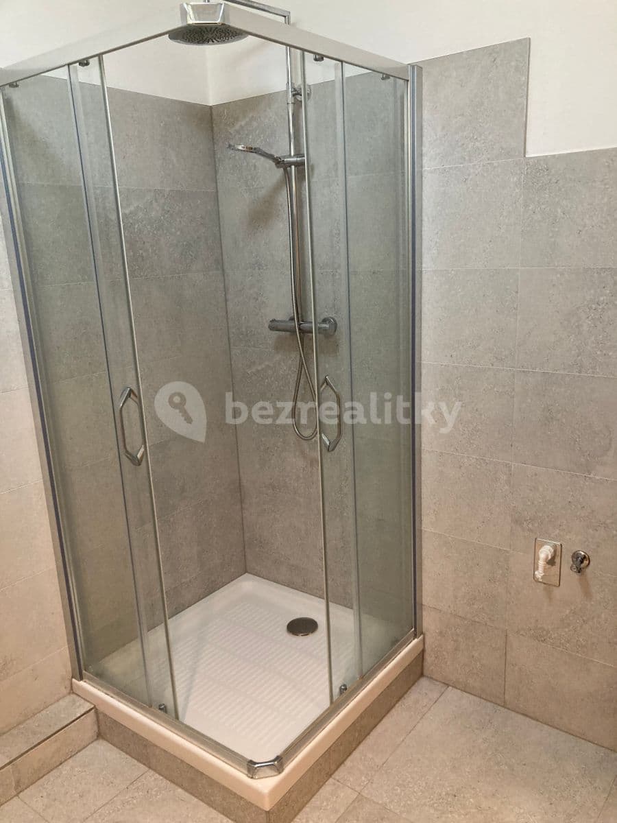 Prenájom bytu 1-izbový 36 m², Lačnovská, Praha, Praha Prenájom bytu 1-izbový 36 m², Lačnovská, Praha, Praha