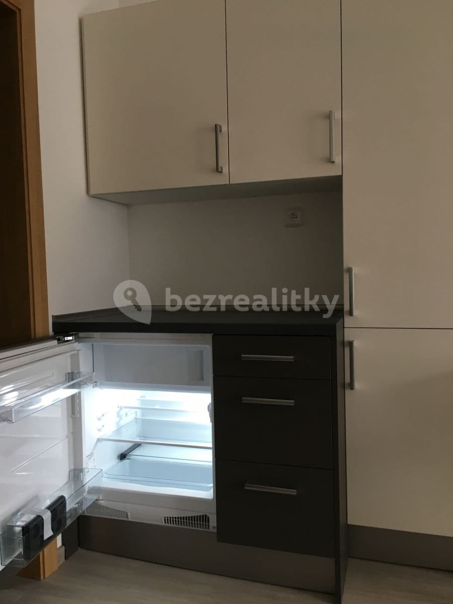 Prenájom bytu 1-izbový 36 m², Lačnovská, Praha, Praha Prenájom bytu 1-izbový 36 m², Lačnovská, Praha, Praha