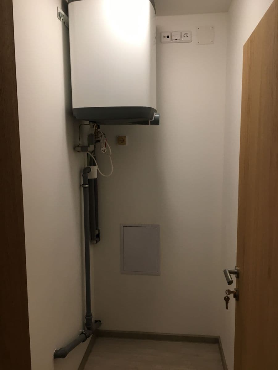 Prenájom bytu 1-izbový 36 m², Lačnovská, Praha, Praha Prenájom bytu 1-izbový 36 m², Lačnovská, Praha, Praha