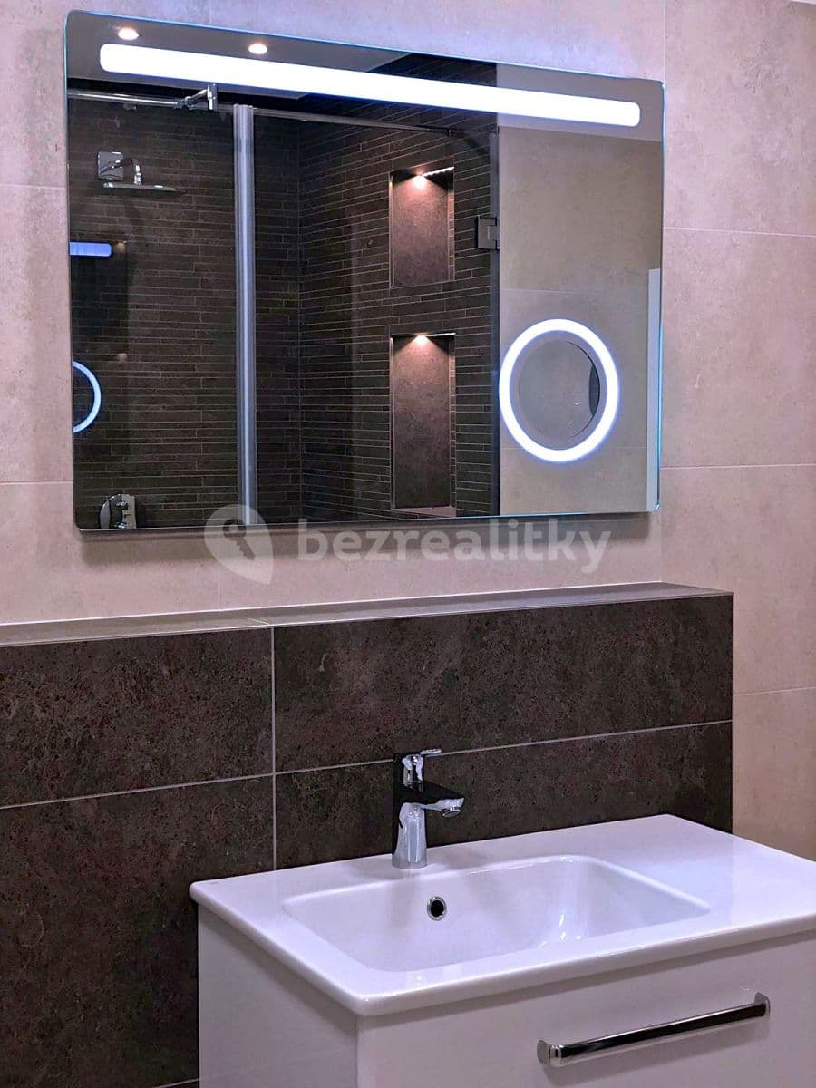 Prenájom bytu 2-izbový 73 m², Josefa Houdka, Praha, Praha Prenájom bytu 2-izbový 73 m², Josefa Houdka, Praha, Praha