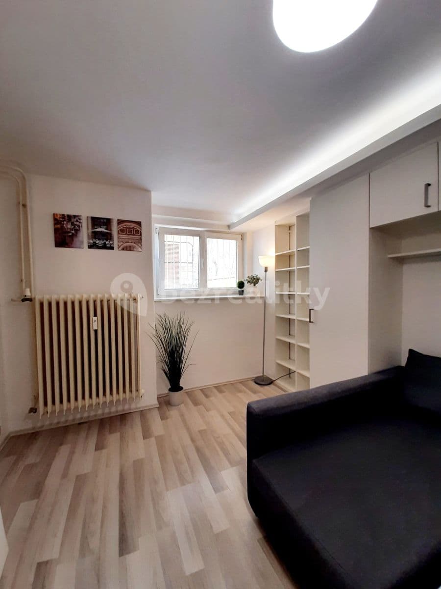 Prenájom bytu 1-izbový 25 m², Bajkalská, Praha, Praha Prenájom bytu 1-izbový 25 m², Bajkalská, Praha, Praha