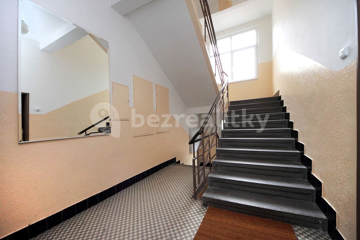 Prenájom bytu 3-izbový 89 m², Přístavní, Praha, Praha Prenájom bytu 3-izbový 89 m², Přístavní, Praha, Praha