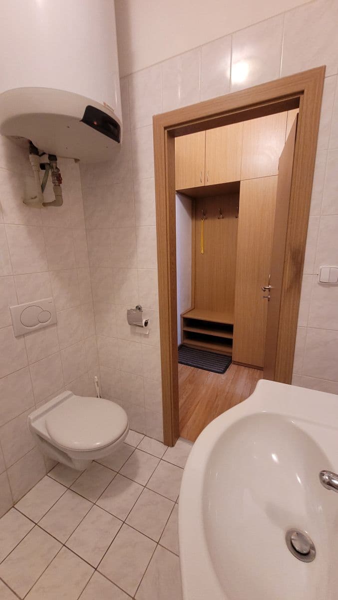 Prenájom bytu 1-izbový 25 m², Veletržní, Praha, Praha Prenájom bytu 1-izbový 25 m², Veletržní, Praha, Praha