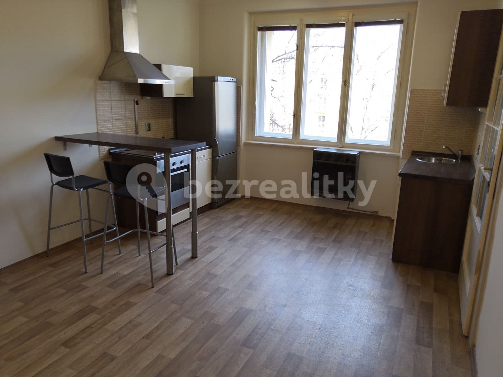 Prenájom bytu 1-izbový 30 m², Viklefova, Praha, Praha Prenájom bytu 1-izbový 30 m², Viklefova, Praha, Praha