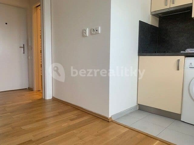 Prenájom bytu Garsoniéra 20 m², Čistovická, Praha, Praha Prenájom bytu Garsoniéra 20 m², Čistovická, Praha, Praha