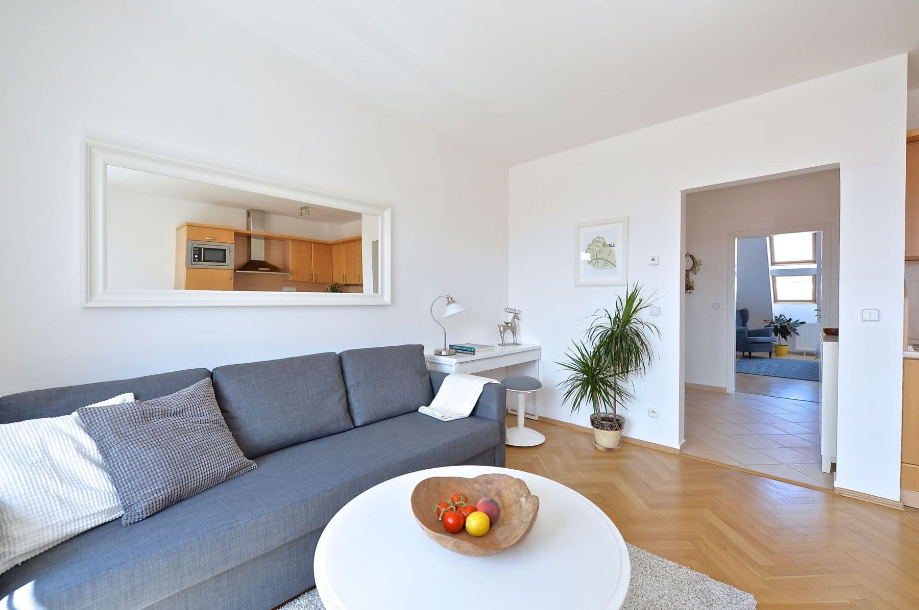 Prenájom bytu 2-izbový 57 m², Varšavská, Praha, Praha Prenájom bytu 2-izbový 57 m², Varšavská, Praha, Praha