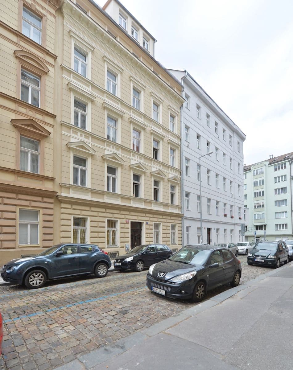 Prenájom bytu 2-izbový 57 m², Varšavská, Praha, Praha Prenájom bytu 2-izbový 57 m², Varšavská, Praha, Praha