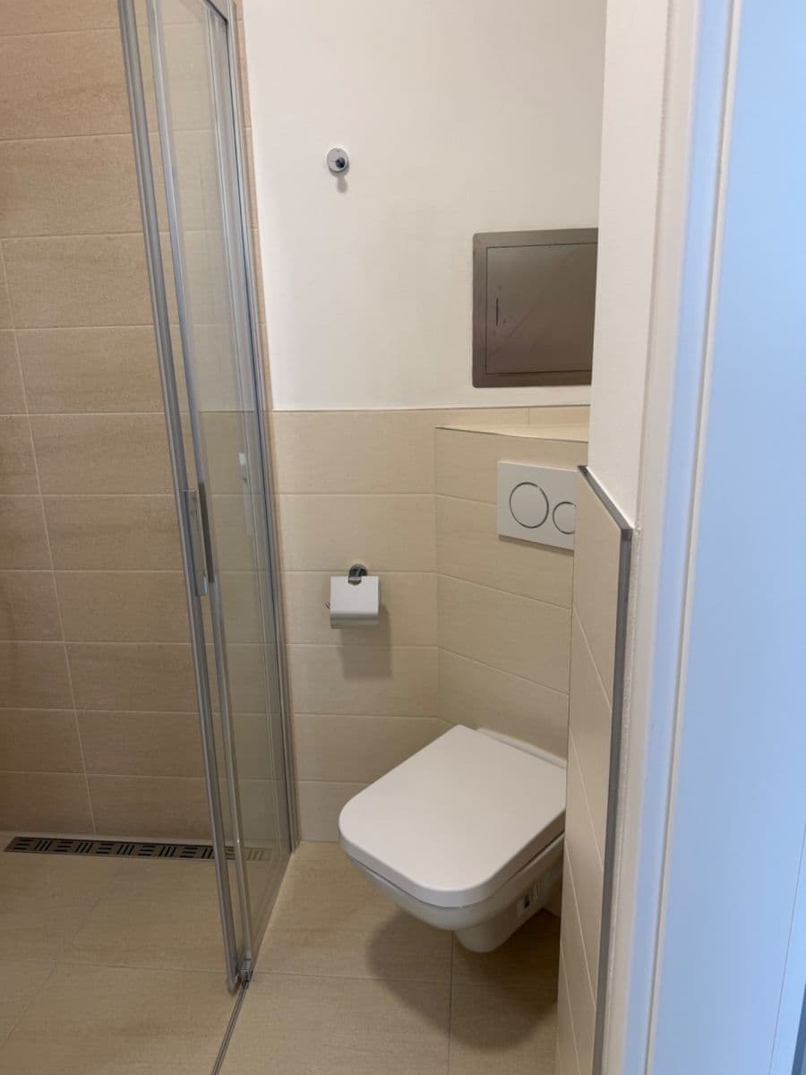 Prenájom bytu 1-izbový 28 m², Vrázova, Praha, Praha Prenájom bytu 1-izbový 28 m², Vrázova, Praha, Praha