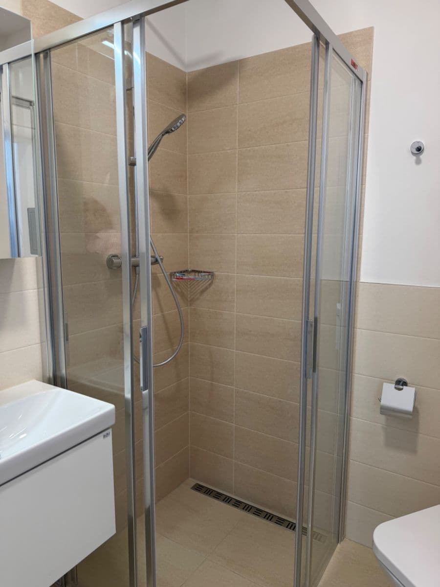 Prenájom bytu 1-izbový 28 m², Vrázova, Praha, Praha Prenájom bytu 1-izbový 28 m², Vrázova, Praha, Praha