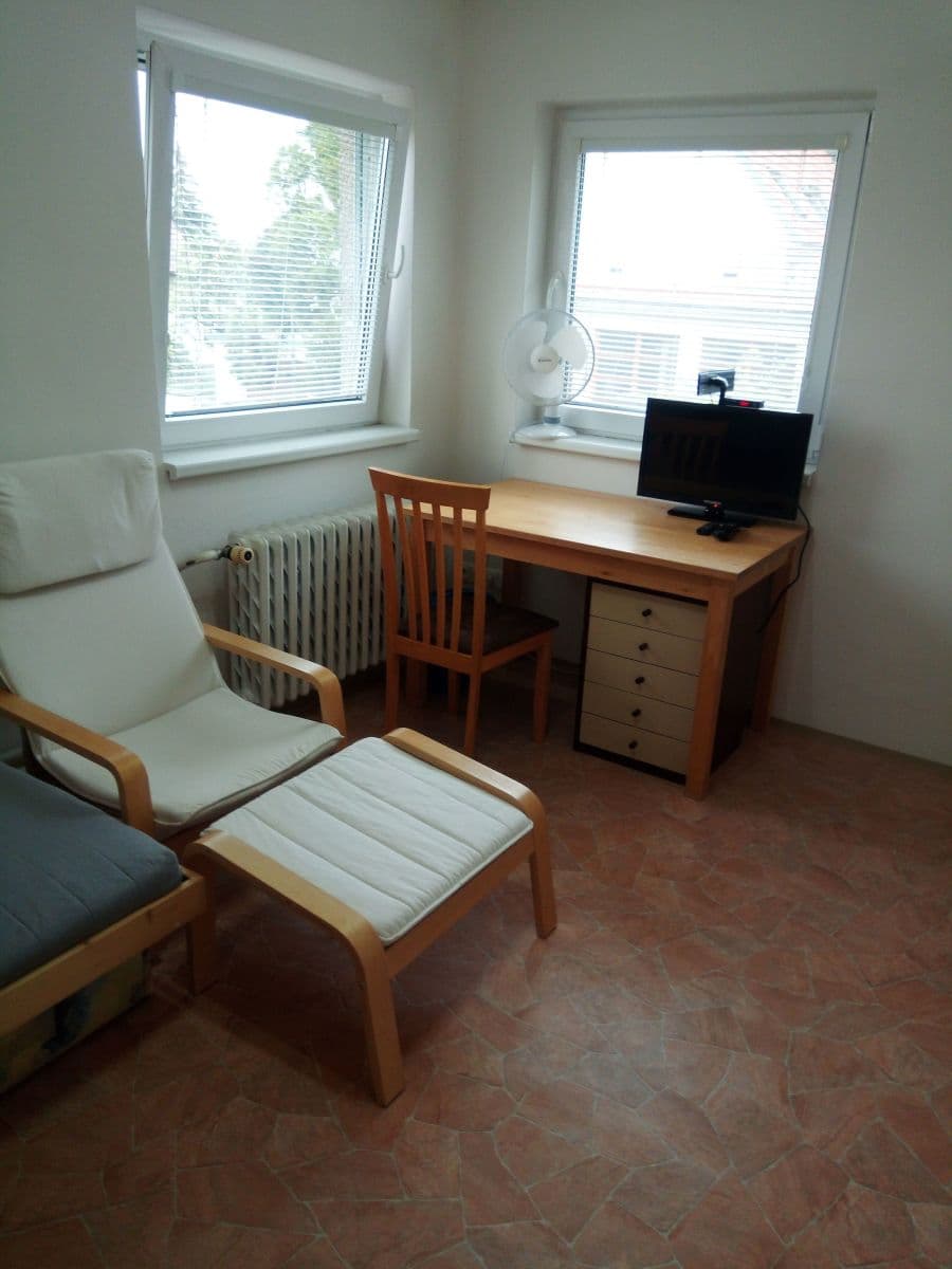 Prenájom bytu 1-izbový 25 m², Horova, Roztoky, Středočeský kraj Prenájom bytu 1-izbový 25 m², Horova, Roztoky, Středočeský kraj