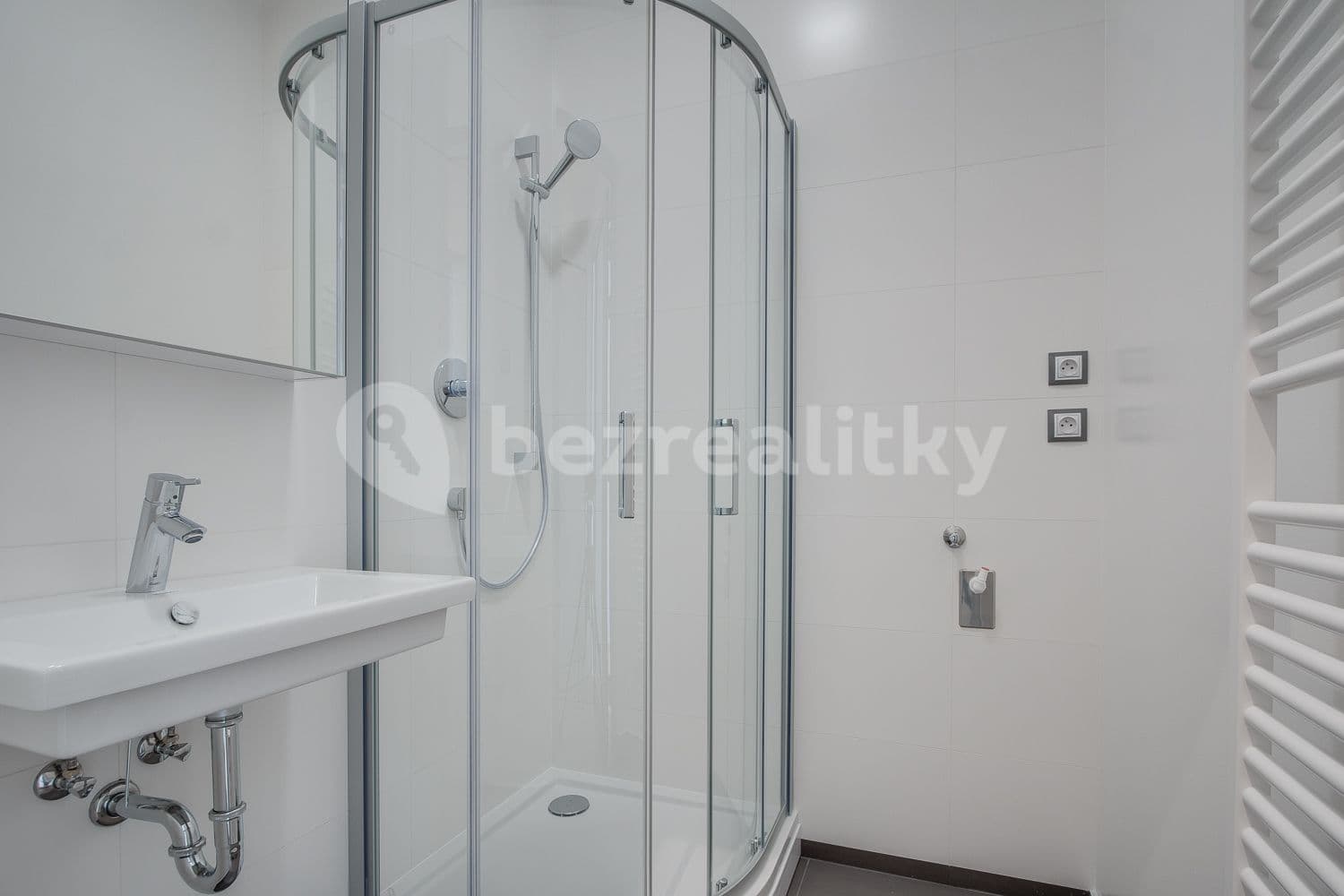 Prenájom bytu 2-izbový 42 m², Podplukovníka Sochora, Praha, Praha Prenájom bytu 2-izbový 42 m², Podplukovníka Sochora, Praha, Praha