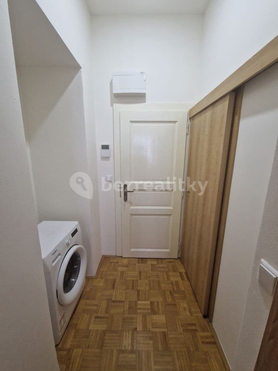 Prenájom bytu Garsoniéra 29 m², Moskevská, Praha, Praha Prenájom bytu Garsoniéra 29 m², Moskevská, Praha, Praha