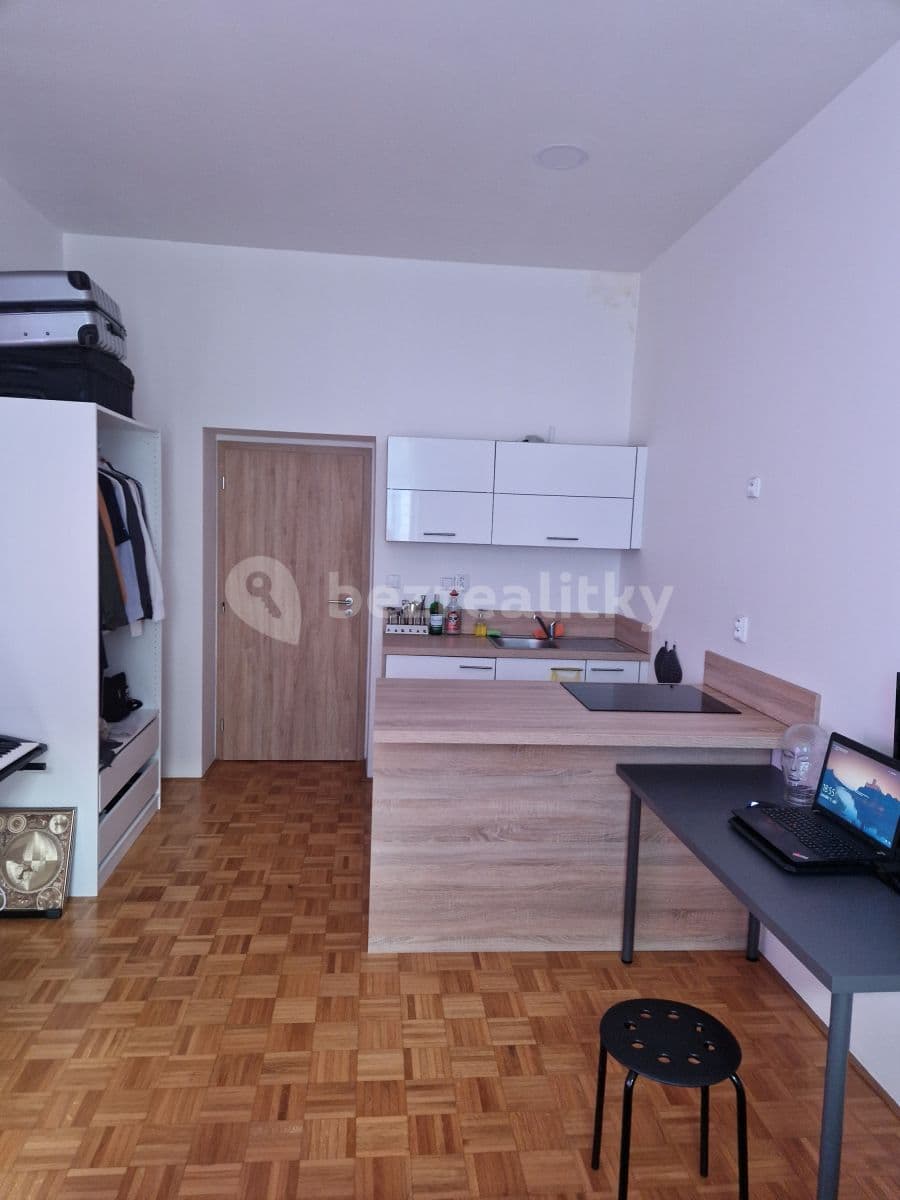 Prenájom bytu Garsoniéra 29 m², Moskevská, Praha, Praha Prenájom bytu Garsoniéra 29 m², Moskevská, Praha, Praha