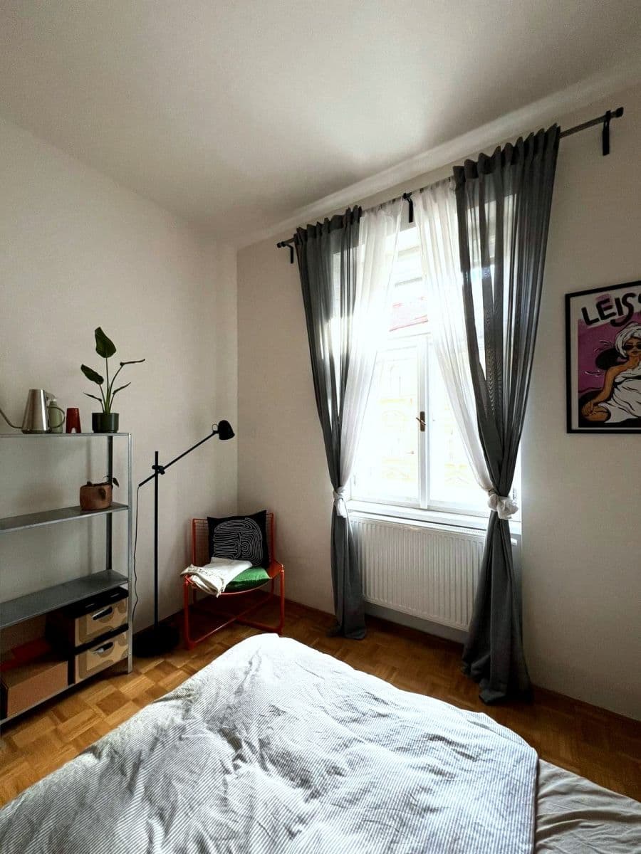 Prenájom bytu Garsoniéra 29 m², Moskevská, Praha, Praha Prenájom bytu Garsoniéra 29 m², Moskevská, Praha, Praha
