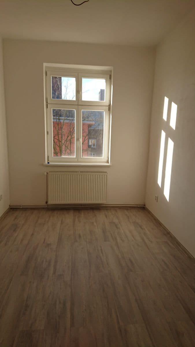 Prenájom bytu 3-izbový 86 m², Verdunská, Ostrava, Moravskoslezský kraj Prenájom bytu 3-izbový 86 m², Verdunská, Ostrava, Moravskoslezský kraj