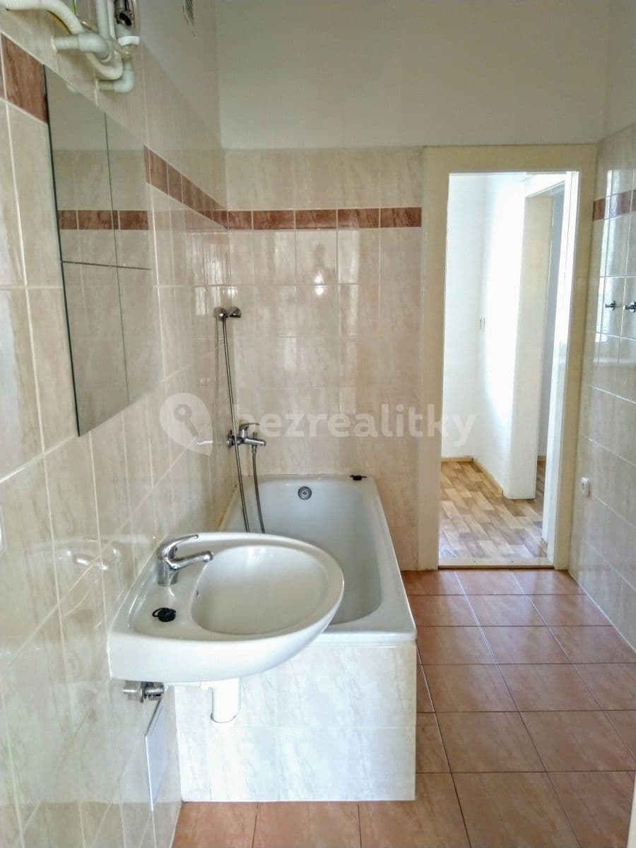 Prenájom bytu 2-izbový 83 m², nábřeží Doktora Edvarda Beneše, Přerov, Olomoucký kraj Prenájom bytu 2-izbový 83 m², nábřeží Doktora Edvarda Beneše, Přerov, Olomoucký kraj