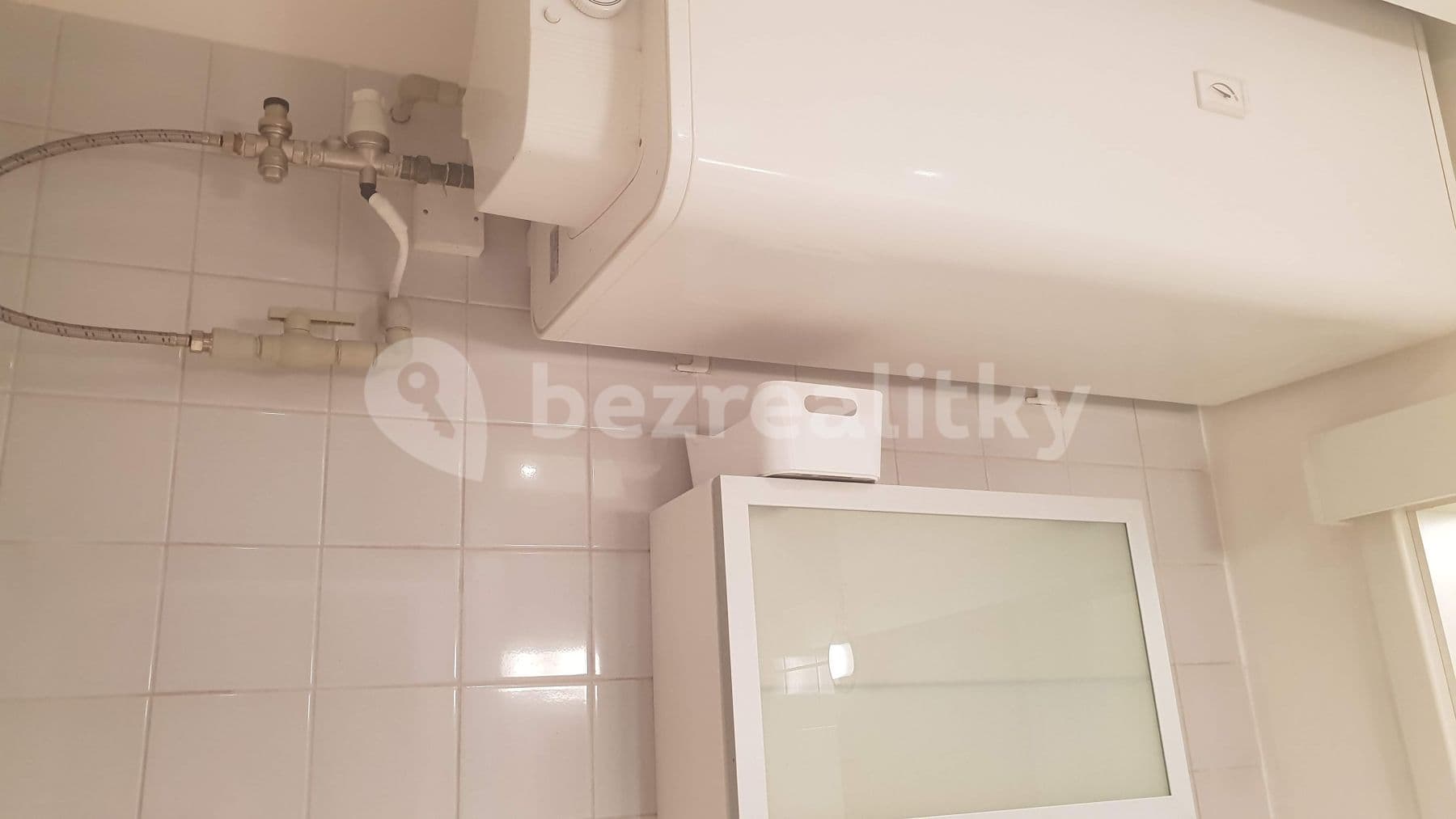 Prenájom bytu 1-izbový 30 m², Turnovská, Praha, Praha Prenájom bytu 1-izbový 30 m², Turnovská, Praha, Praha