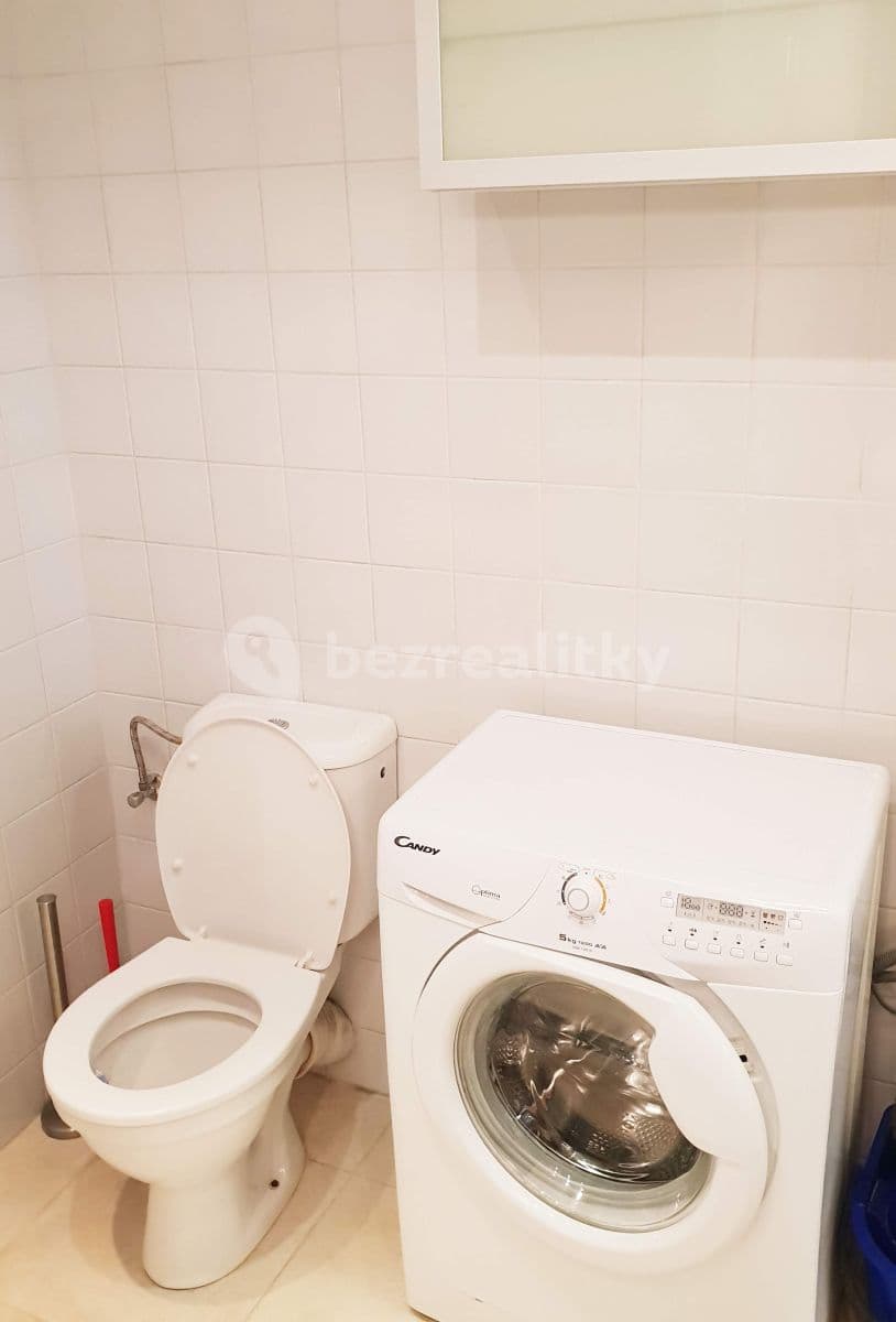 Prenájom bytu 1-izbový 30 m², Turnovská, Praha, Praha Prenájom bytu 1-izbový 30 m², Turnovská, Praha, Praha