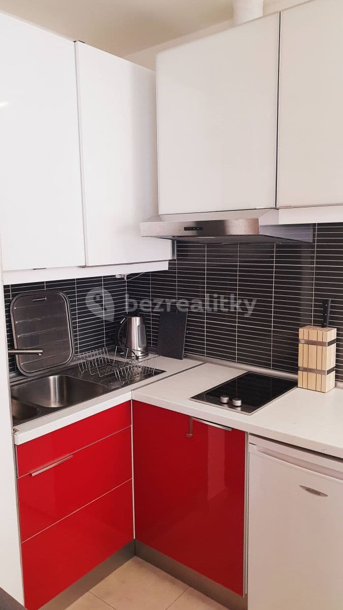 Prenájom bytu 1-izbový 30 m², Turnovská, Praha, Praha Prenájom bytu 1-izbový 30 m², Turnovská, Praha, Praha