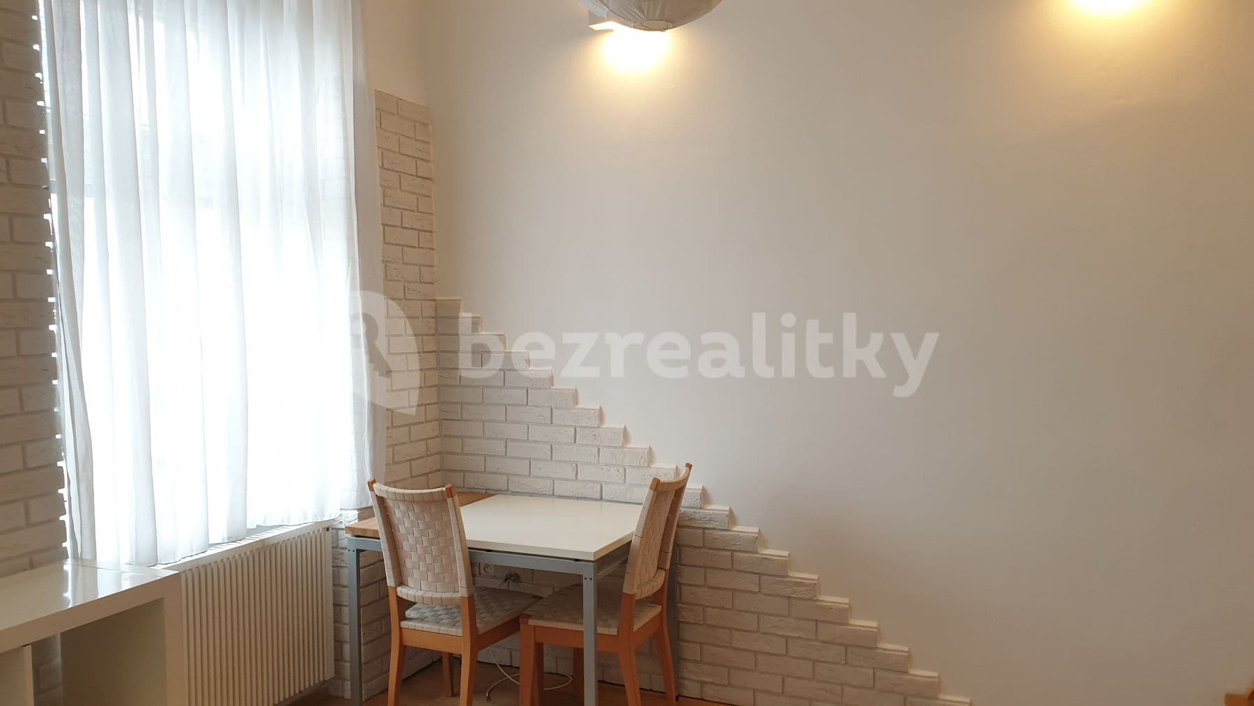 Prenájom bytu 1-izbový 30 m², Turnovská, Praha, Praha Prenájom bytu 1-izbový 30 m², Turnovská, Praha, Praha