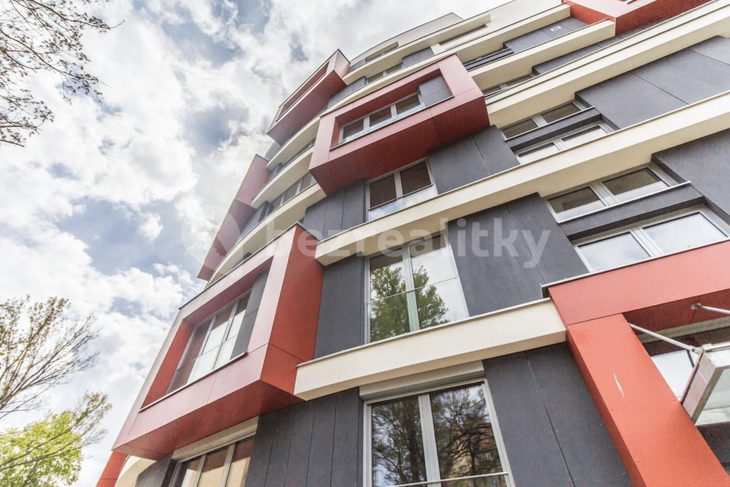 Prenájom garáže 12 m², Vojenova, Praha, Praha Prenájom garáže 12 m², Vojenova, Praha, Praha