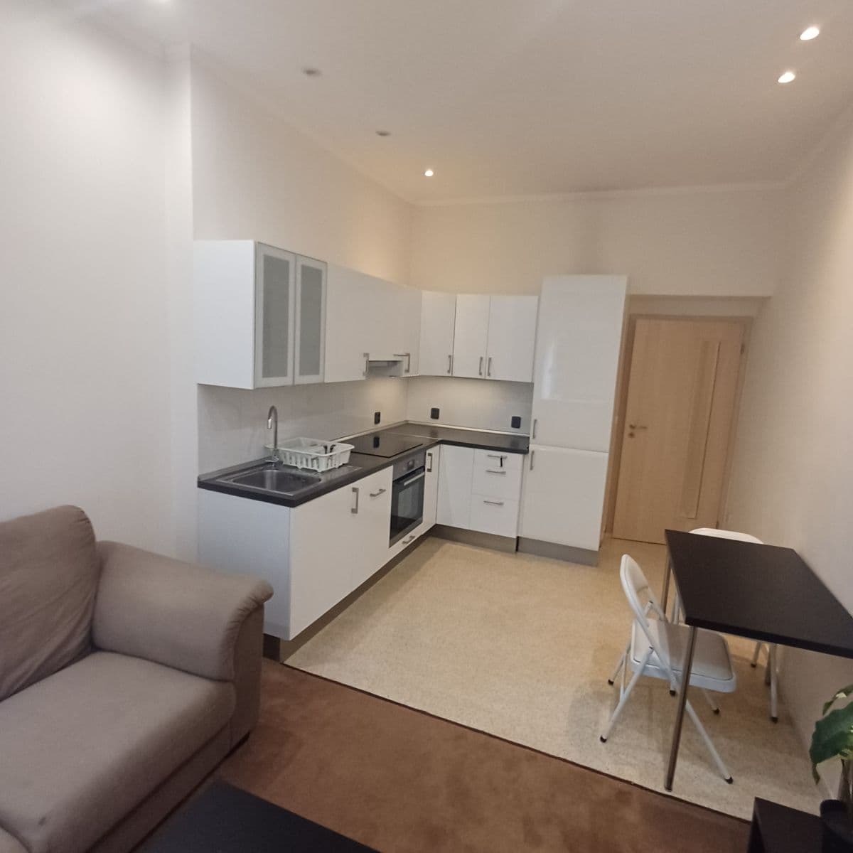 Prenájom bytu 1-izbový 42 m², Bulharská, Praha, Praha Prenájom bytu 1-izbový 42 m², Bulharská, Praha, Praha