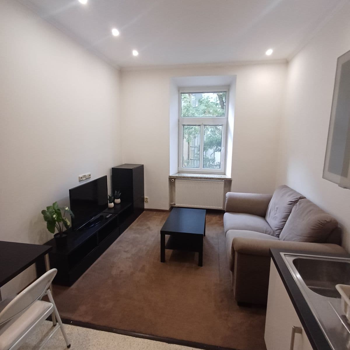 Prenájom bytu 1-izbový 42 m², Bulharská, Praha, Praha Prenájom bytu 1-izbový 42 m², Bulharská, Praha, Praha