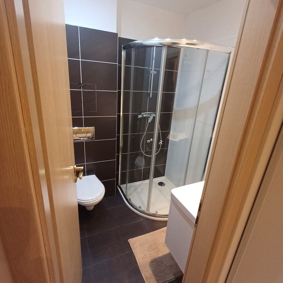 Prenájom bytu 1-izbový 42 m², Bulharská, Praha, Praha Prenájom bytu 1-izbový 42 m², Bulharská, Praha, Praha
