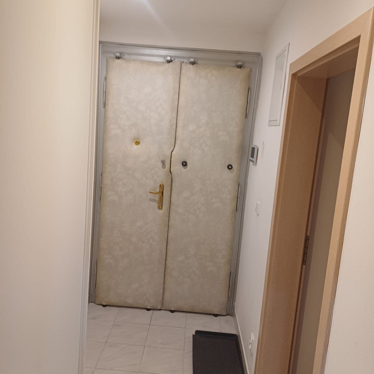 Prenájom bytu 1-izbový 42 m², Bulharská, Praha, Praha Prenájom bytu 1-izbový 42 m², Bulharská, Praha, Praha