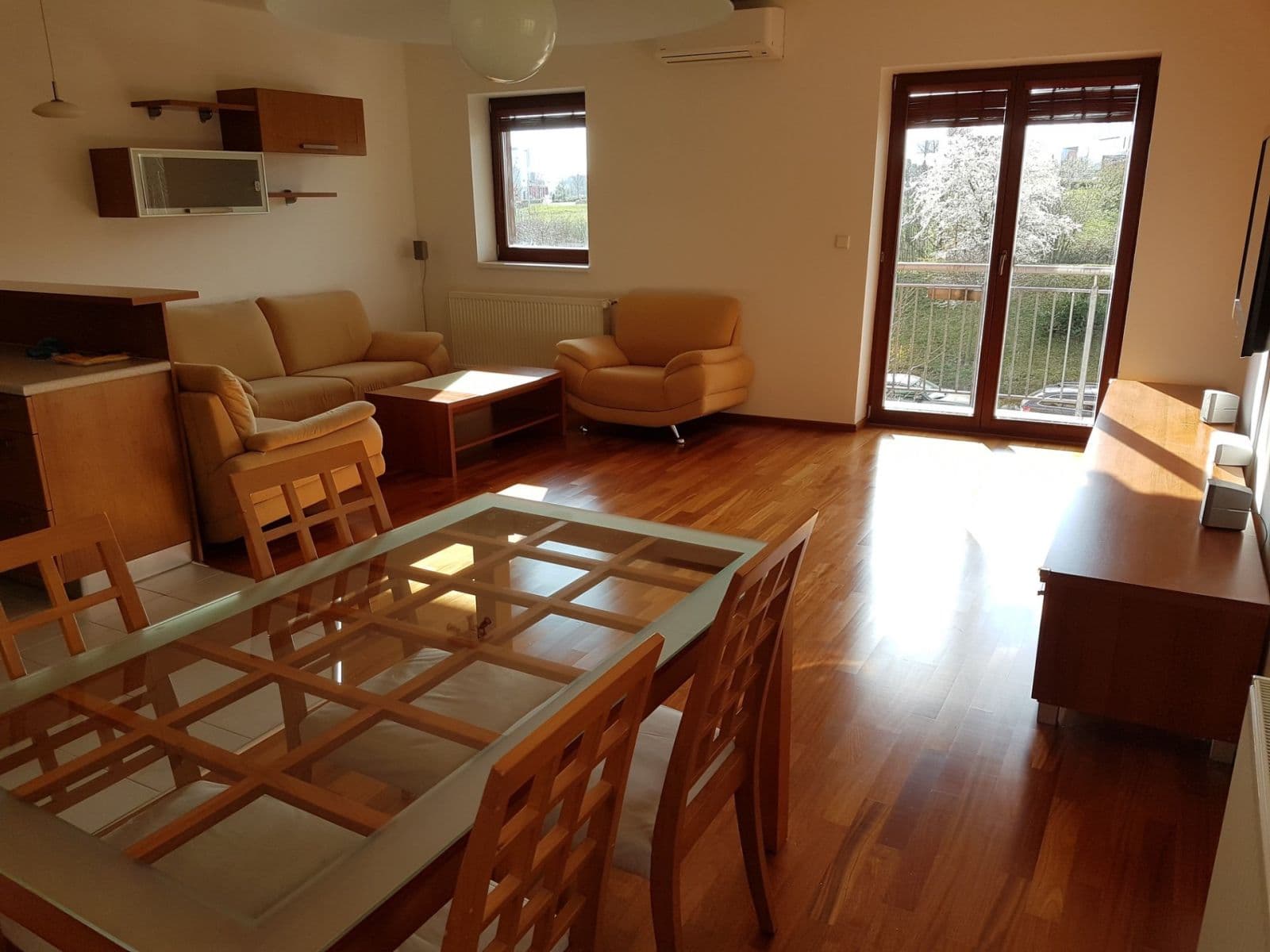 Prenájom bytu 3-izbový 80 m², Andersenova, Praha, Praha Prenájom bytu 3-izbový 80 m², Andersenova, Praha, Praha