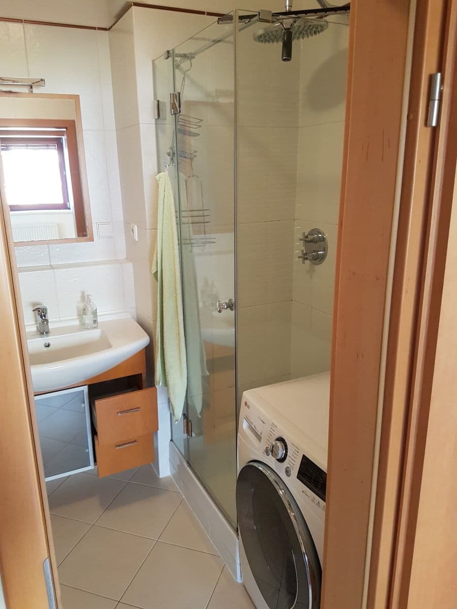 Prenájom bytu 3-izbový 80 m², Andersenova, Praha, Praha Prenájom bytu 3-izbový 80 m², Andersenova, Praha, Praha