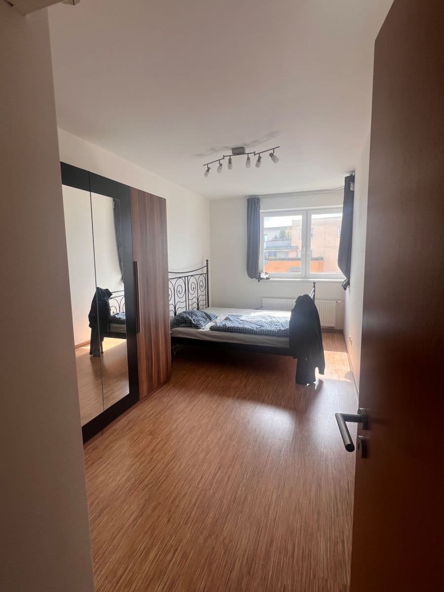 Prenájom bytu 3-izbový 78 m², Sicherova, Praha, Praha Prenájom bytu 3-izbový 78 m², Sicherova, Praha, Praha
