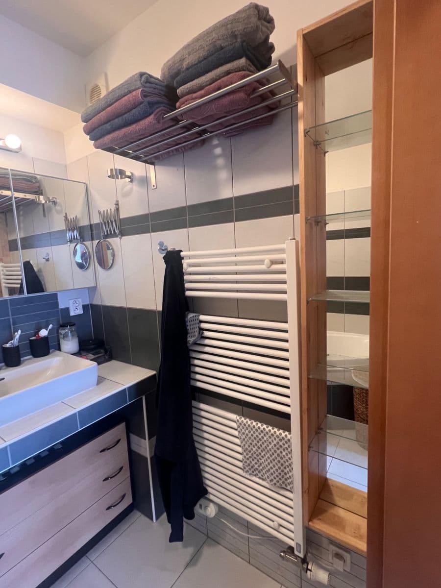 Prenájom bytu 3-izbový 78 m², Sicherova, Praha, Praha Prenájom bytu 3-izbový 78 m², Sicherova, Praha, Praha