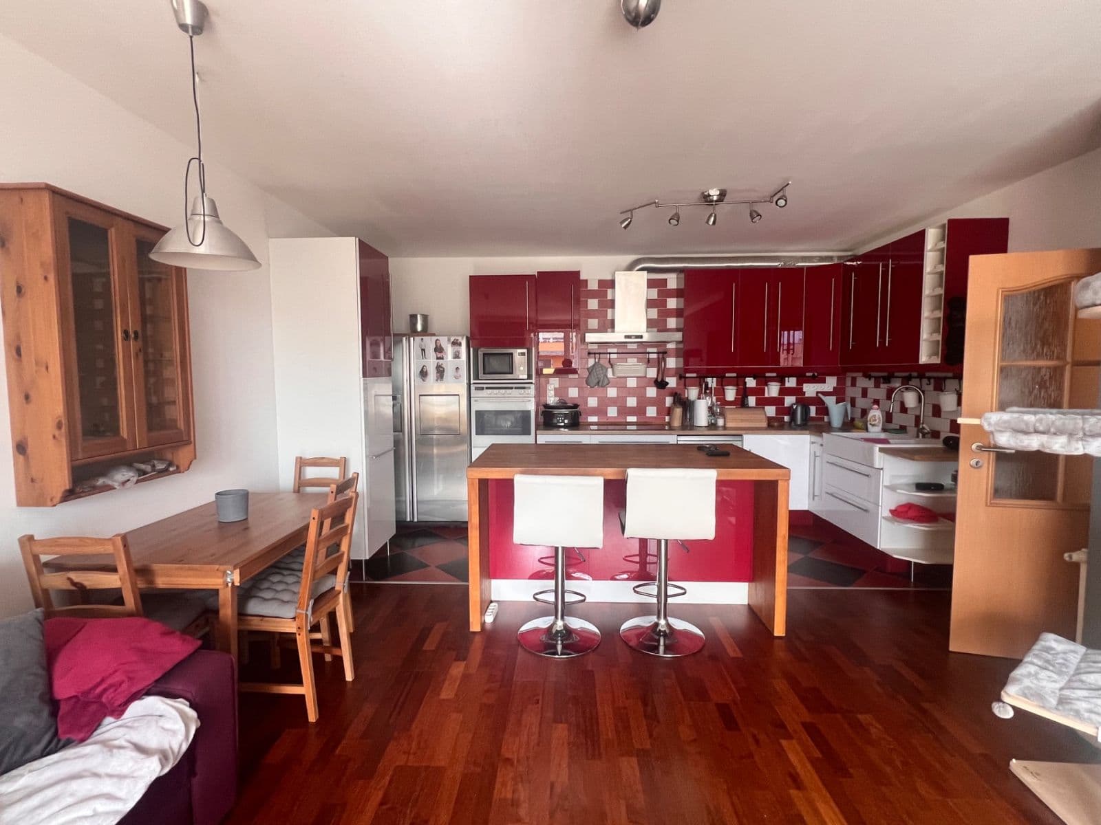 Prenájom bytu 3-izbový 78 m², Sicherova, Praha, Praha Prenájom bytu 3-izbový 78 m², Sicherova, Praha, Praha