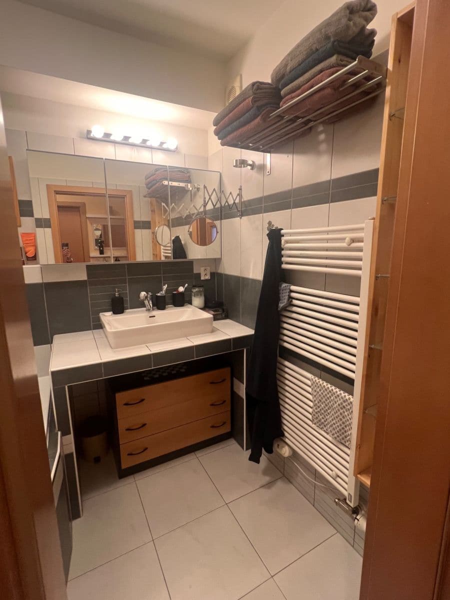Prenájom bytu 3-izbový 78 m², Sicherova, Praha, Praha Prenájom bytu 3-izbový 78 m², Sicherova, Praha, Praha
