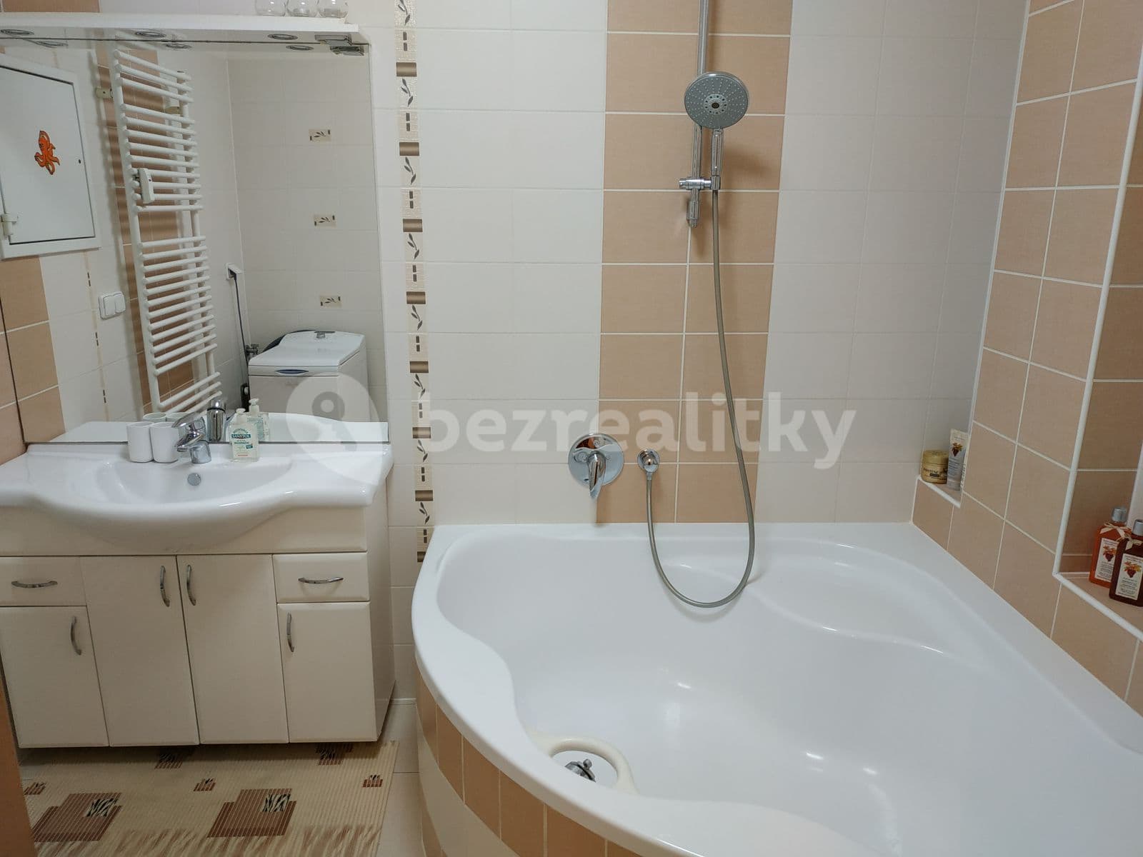 Prenájom bytu 3-izbový 90 m², Krasická, Prostějov, Olomoucký kraj Prenájom bytu 3-izbový 90 m², Krasická, Prostějov, Olomoucký kraj