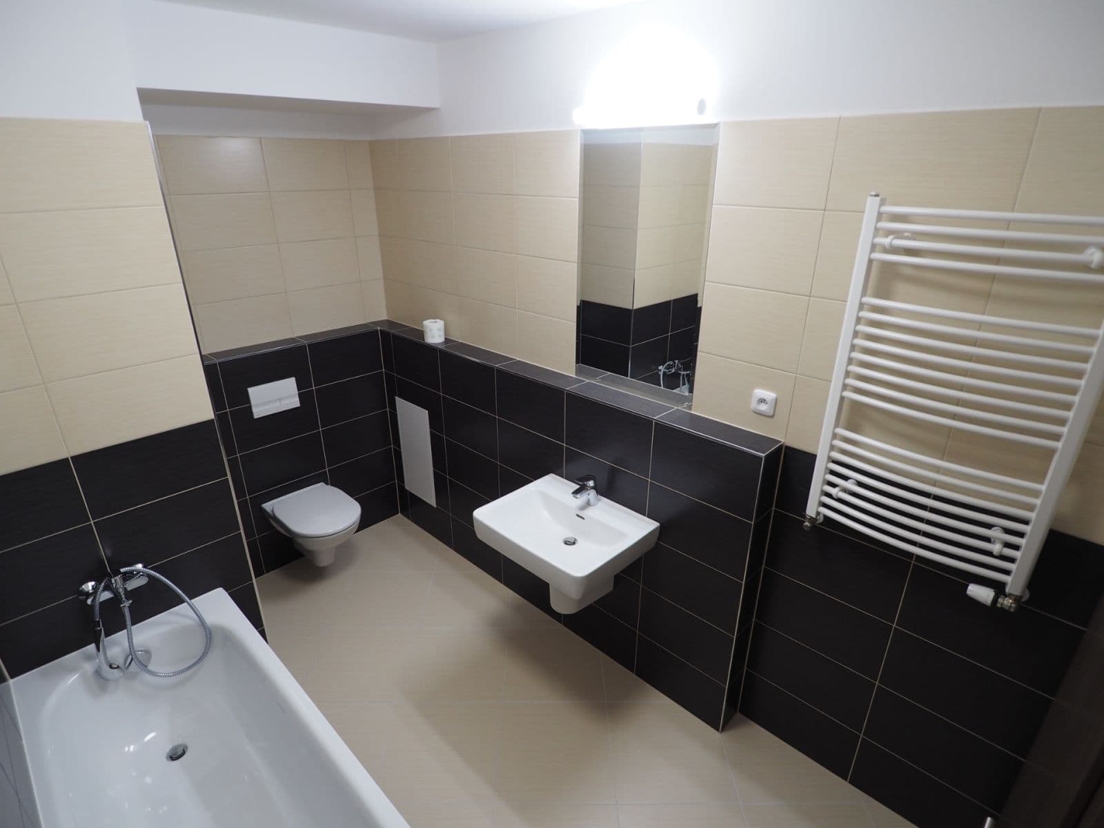 Prenájom bytu 2-izbový 59 m², Zakšínská, Praha, Praha Prenájom bytu 2-izbový 59 m², Zakšínská, Praha, Praha
