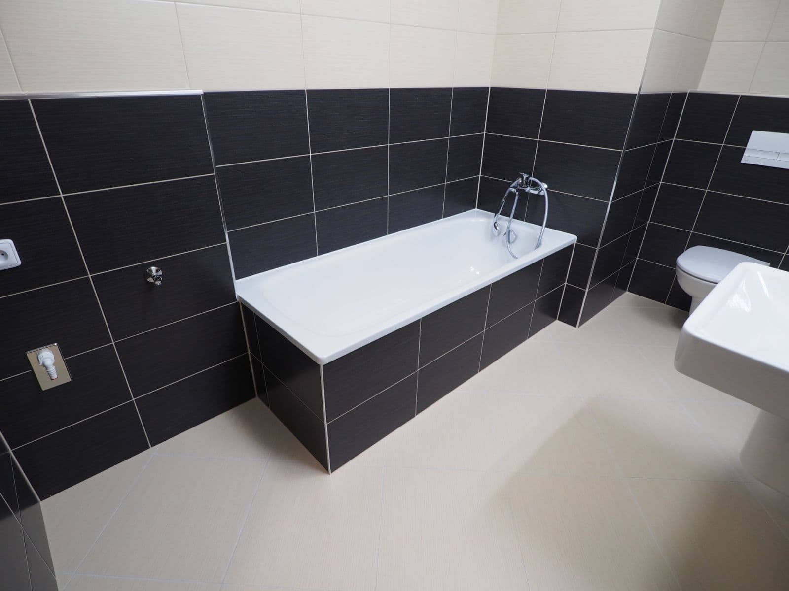 Prenájom bytu 2-izbový 59 m², Zakšínská, Praha, Praha Prenájom bytu 2-izbový 59 m², Zakšínská, Praha, Praha