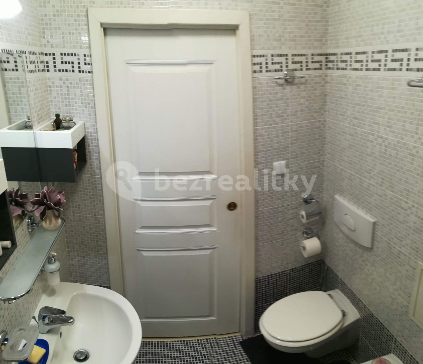 Prenájom bytu 2-izbový 53 m², Arbesovo náměstí, Praha, Praha Prenájom bytu 2-izbový 53 m², Arbesovo náměstí, Praha, Praha
