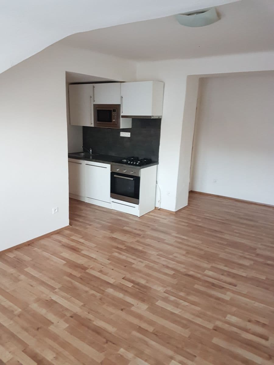 Prenájom bytu 3-izbový 66 m², Baarova, Praha, Praha Prenájom bytu 3-izbový 66 m², Baarova, Praha, Praha