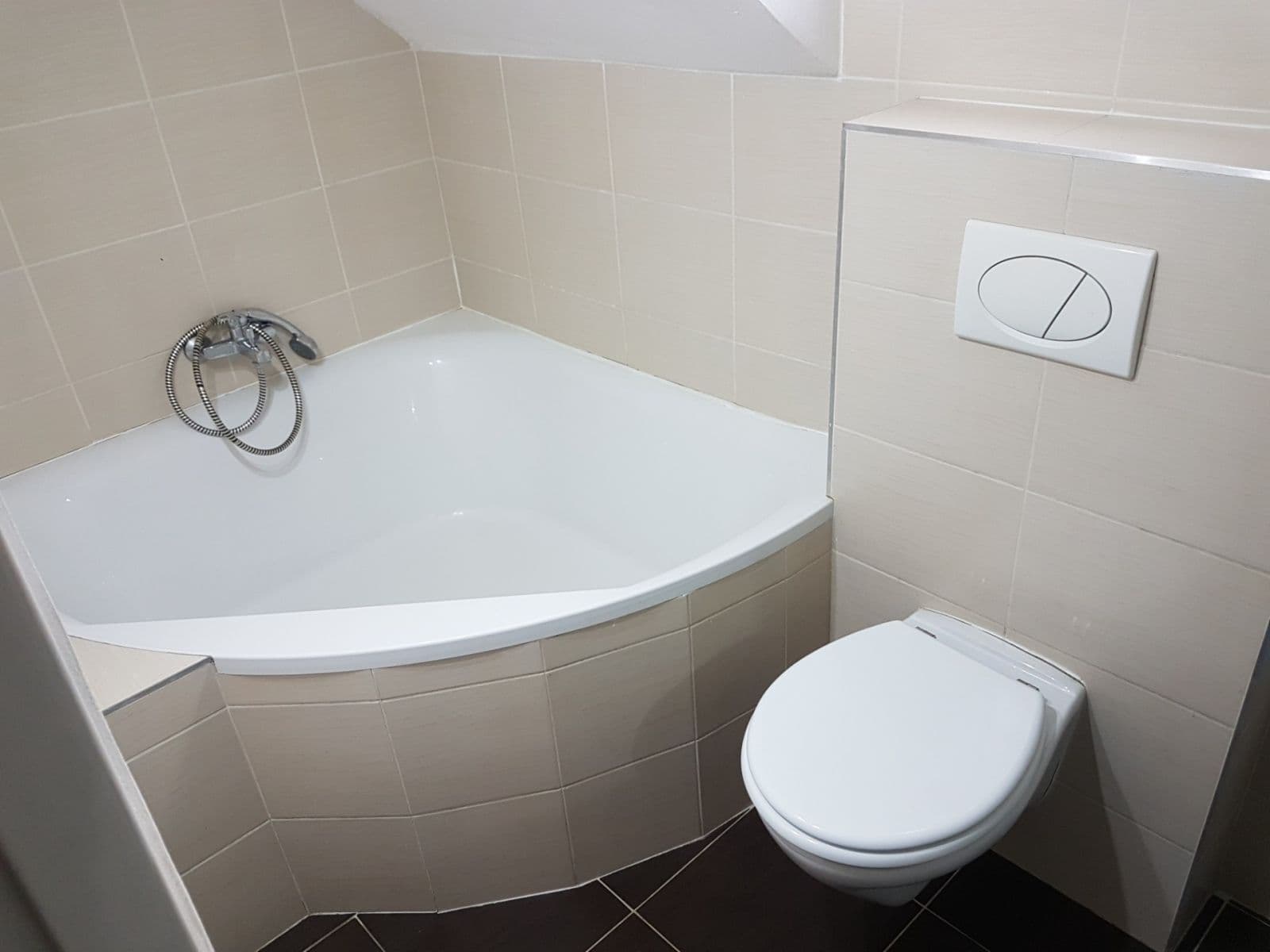 Prenájom bytu 3-izbový 66 m², Baarova, Praha, Praha Prenájom bytu 3-izbový 66 m², Baarova, Praha, Praha