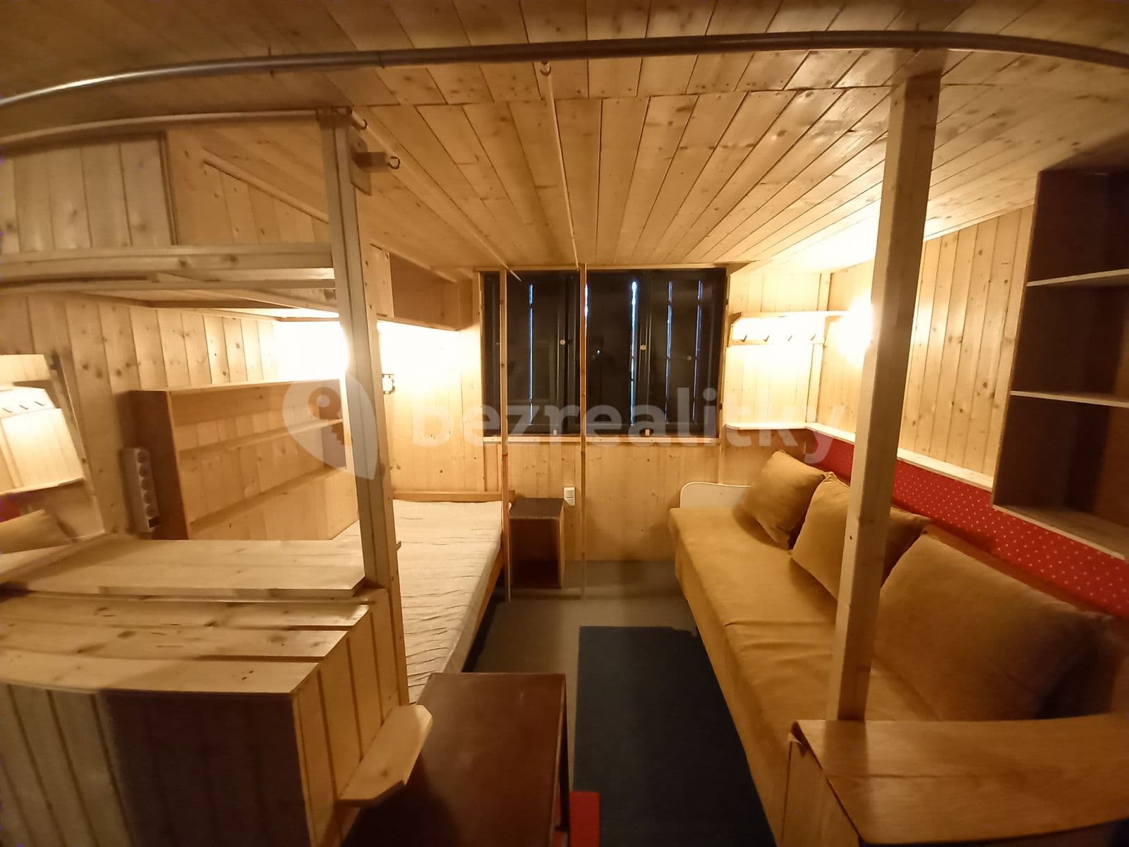 Predaj rekreačného objektu 26 m², pozemek 556 m², Chocerady, Středočeský kraj Predaj rekreačného objektu 26 m², pozemek 556 m², Chocerady, Středočeský kraj