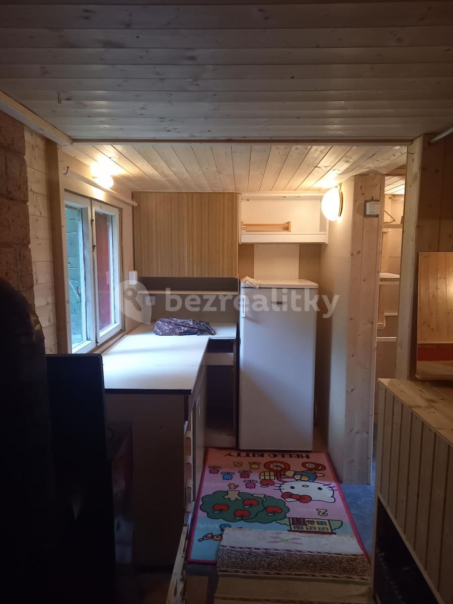 Predaj rekreačného objektu 26 m², pozemek 556 m², Chocerady, Středočeský kraj Predaj rekreačného objektu 26 m², pozemek 556 m², Chocerady, Středočeský kraj