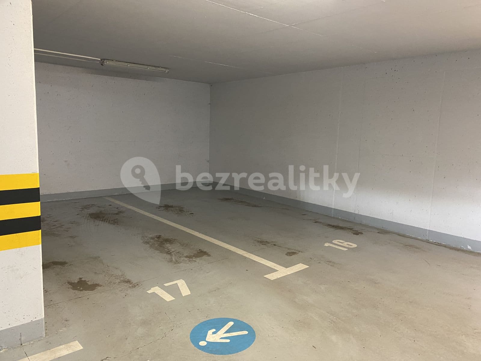 Prenájom garáže 12 m², Stamicova, Praha, Praha